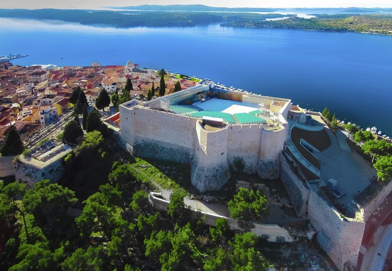 Appartamento a Šibenik - Sea view apartment Roza