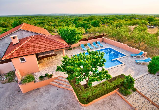 Casa a Visocane - Apartment Visocane with private pool Casa a Visocane - Apartment Visocane with private pool