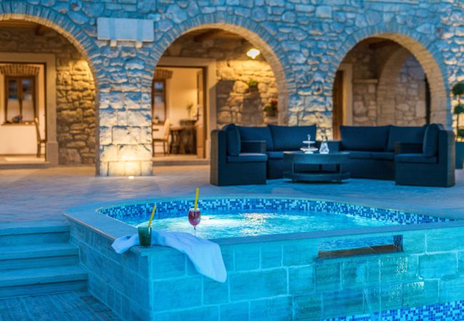 Villa a Sukošan - Authentic Villa Dumina Villa a Sukošan - Authentic Villa Dumina