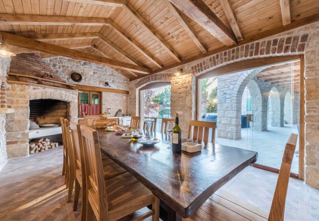 Villa a Sukošan - Authentic Villa Dumina Villa a Sukošan - Authentic Villa Dumina