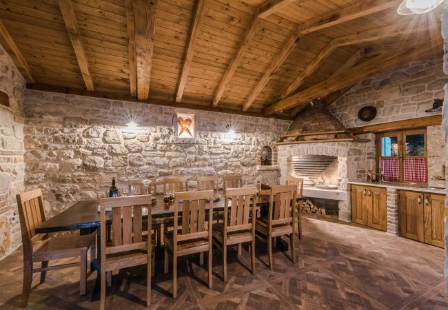 Villa a Sukošan - Authentic Villa Dumina Villa a Sukošan - Authentic Villa Dumina