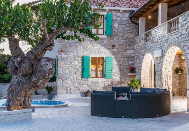 Villa a Sukošan - Authentic Villa Dumina Villa a Sukošan - Authentic Villa Dumina