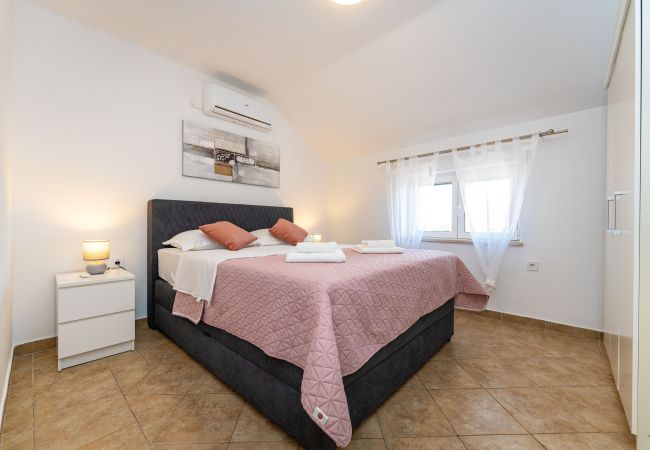 Casa a Vodice - Holiday home Briscola Casa a Vodice - Holiday home Briscola
