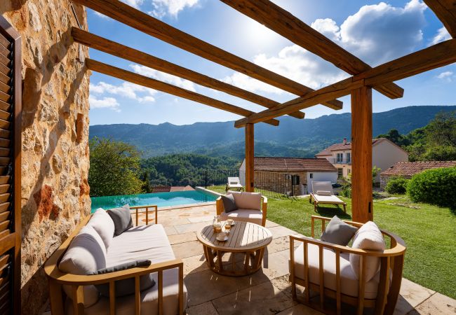 Casa a Svirce - Authentic Villa Fisola Casa a Svirce - Authentic Villa Fisola