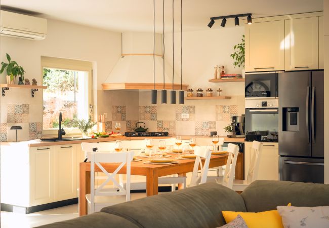 Casa a Svirce - Sea view Villa Amaria Casa a Svirce - Sea view Villa Amaria