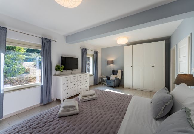 Casa a Svirce - Sea view Villa Amaria Casa a Svirce - Sea view Villa Amaria