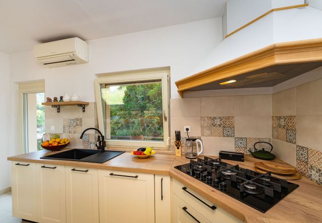 Casa a Svirce - Sea view Villa Amaria Casa a Svirce - Sea view Villa Amaria