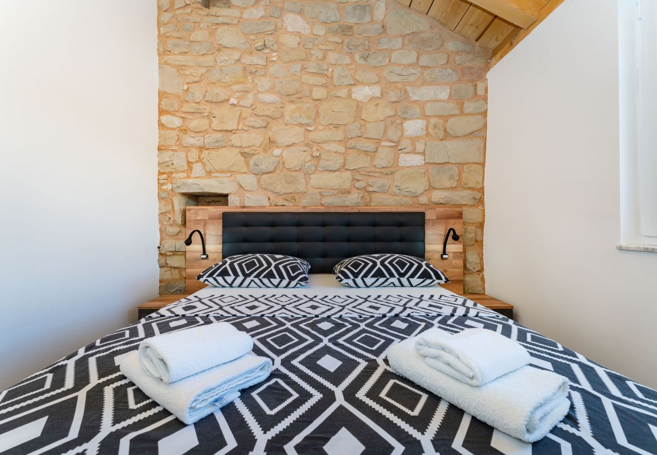 Casa a Rtina - Holiday home Fortica