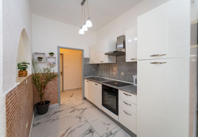 Casa a Vodice - Holiday home Nadalina Casa a Vodice - Holiday home Nadalina