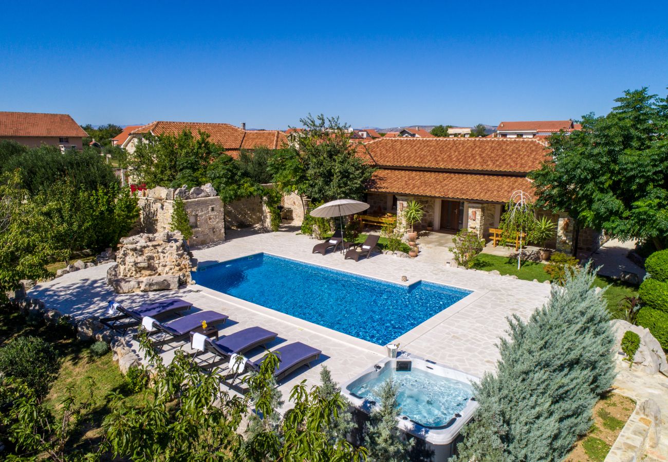 Villa a Cista Velika - Villa Olea with private heated pool