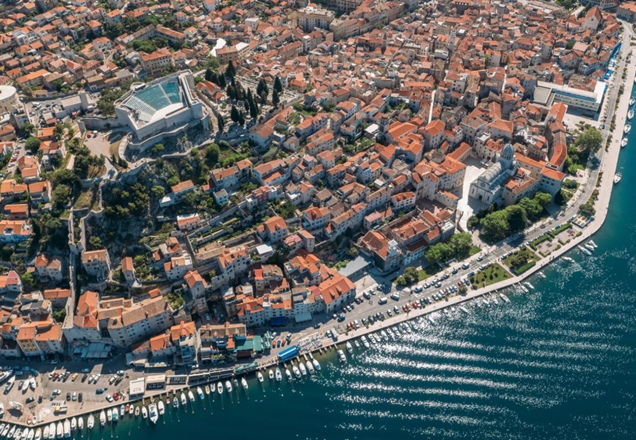 Appartamento a Šibenik - Sea view apartment Klara