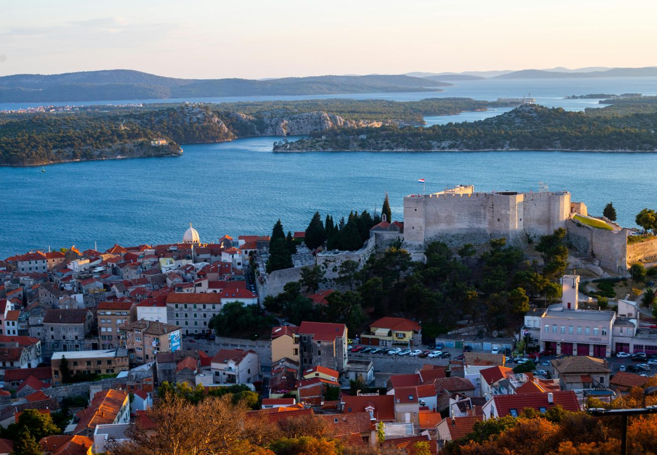 Appartamento a Šibenik - Sea view apartment Klara