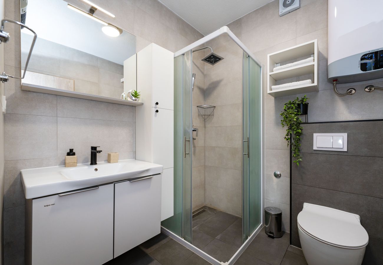 Appartamento a Šibenik - Sea view apartment Klara