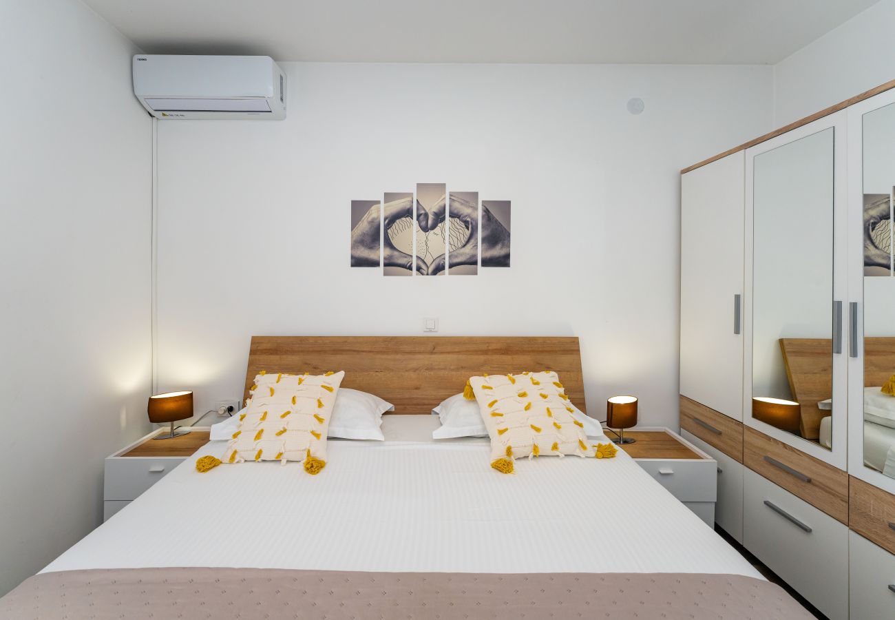 Appartamento a Šibenik - Sea view apartment Klara