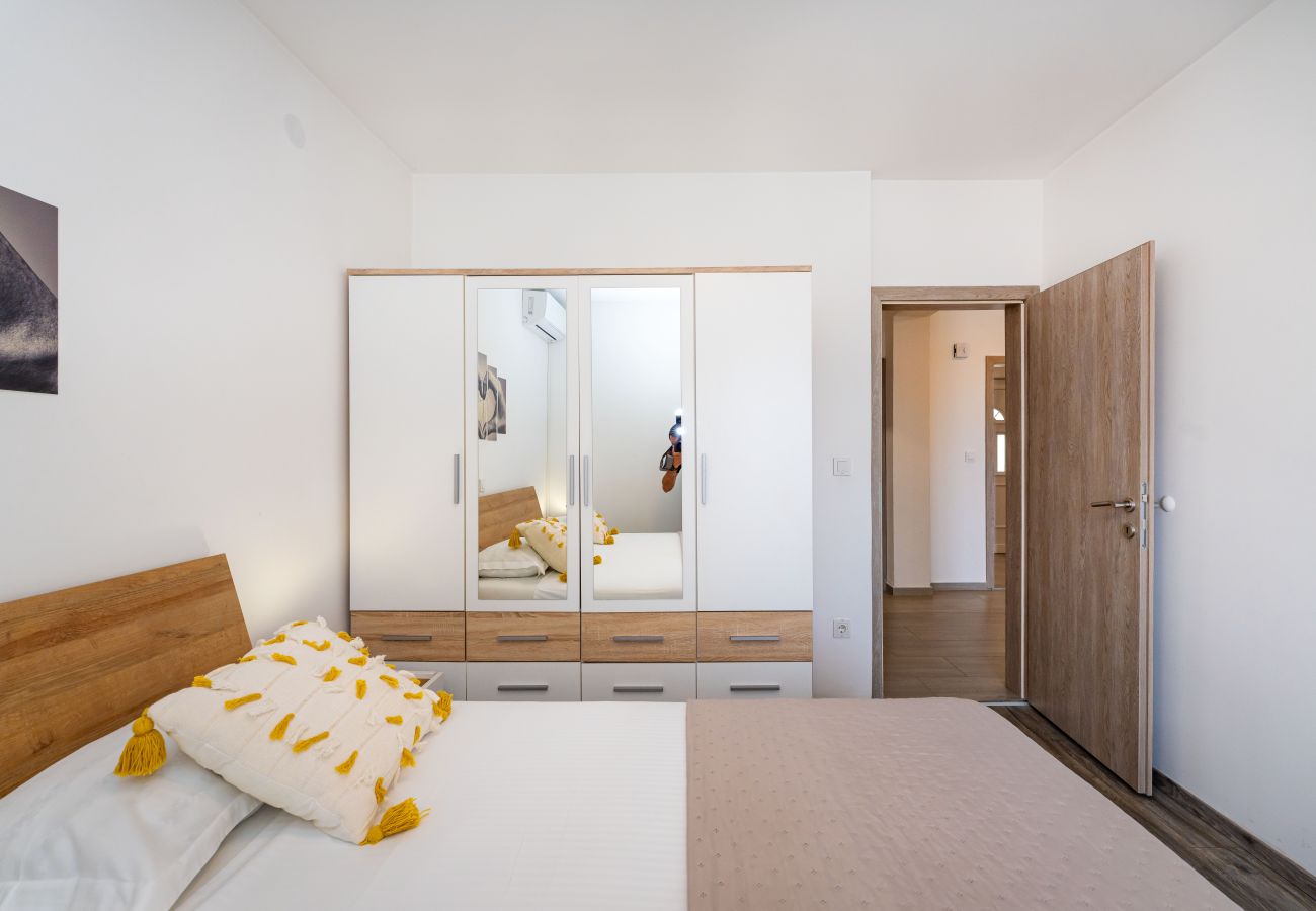 Appartamento a Šibenik - Sea view apartment Klara