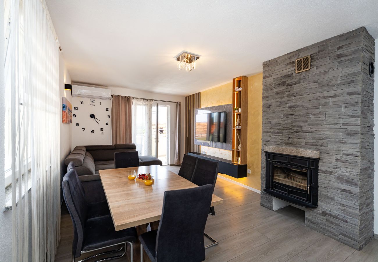 Appartamento a Šibenik - Sea view apartment Klara