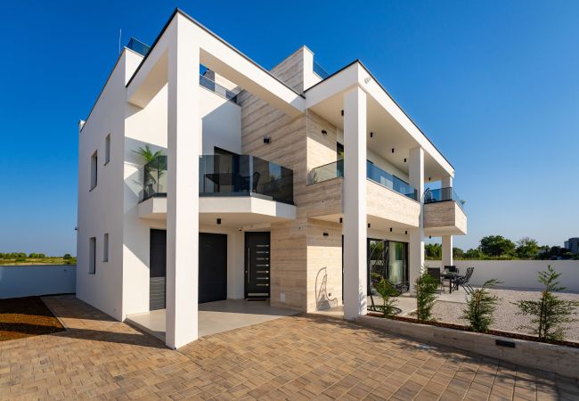 Appartamento a Vrsi - Beach apartment LaMag Appartamento a Vrsi - Beach apartment LaMag