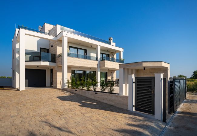 Appartamento a Vrsi - Beach apartment LaMag Appartamento a Vrsi - Beach apartment LaMag