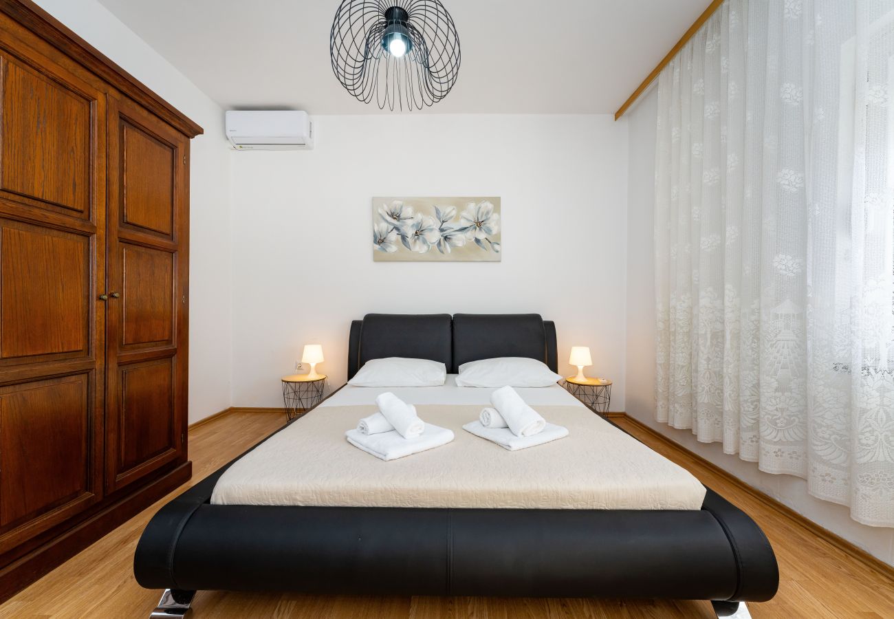 Appartamento a Galovac - Apartment M&N