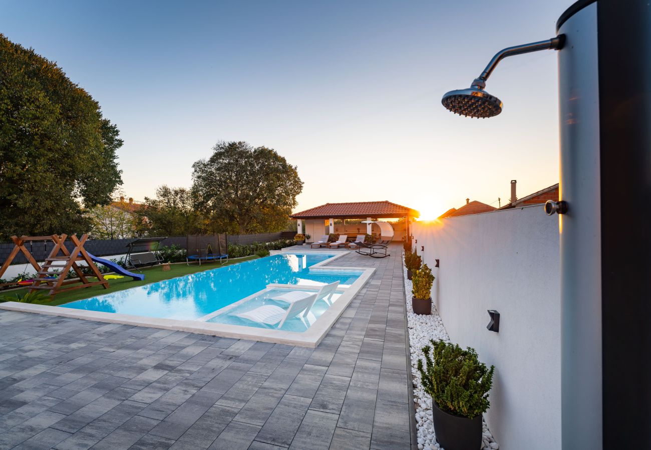 Appartamento a Galovac - Apartment M&N