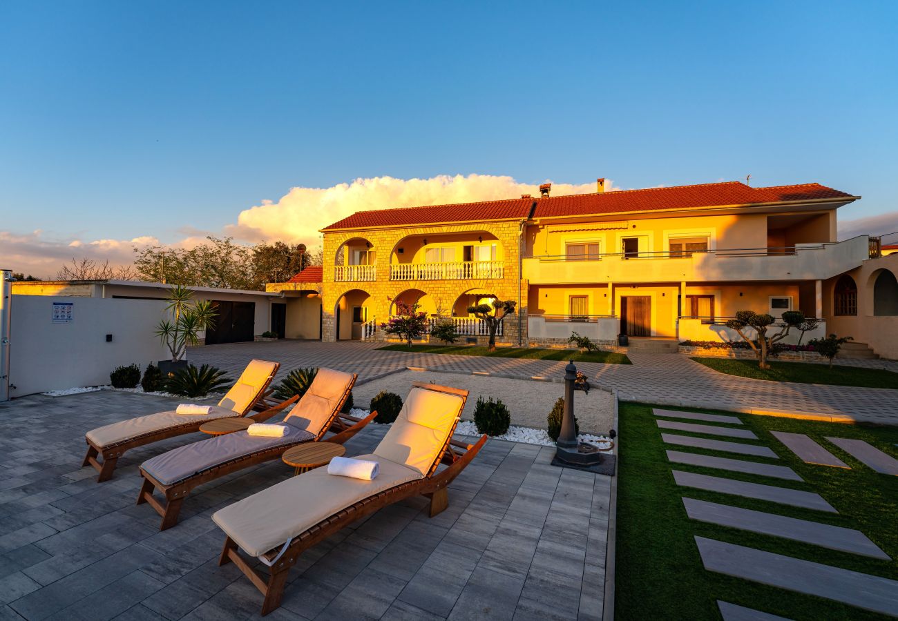 Appartamento a Galovac - Apartment Neda