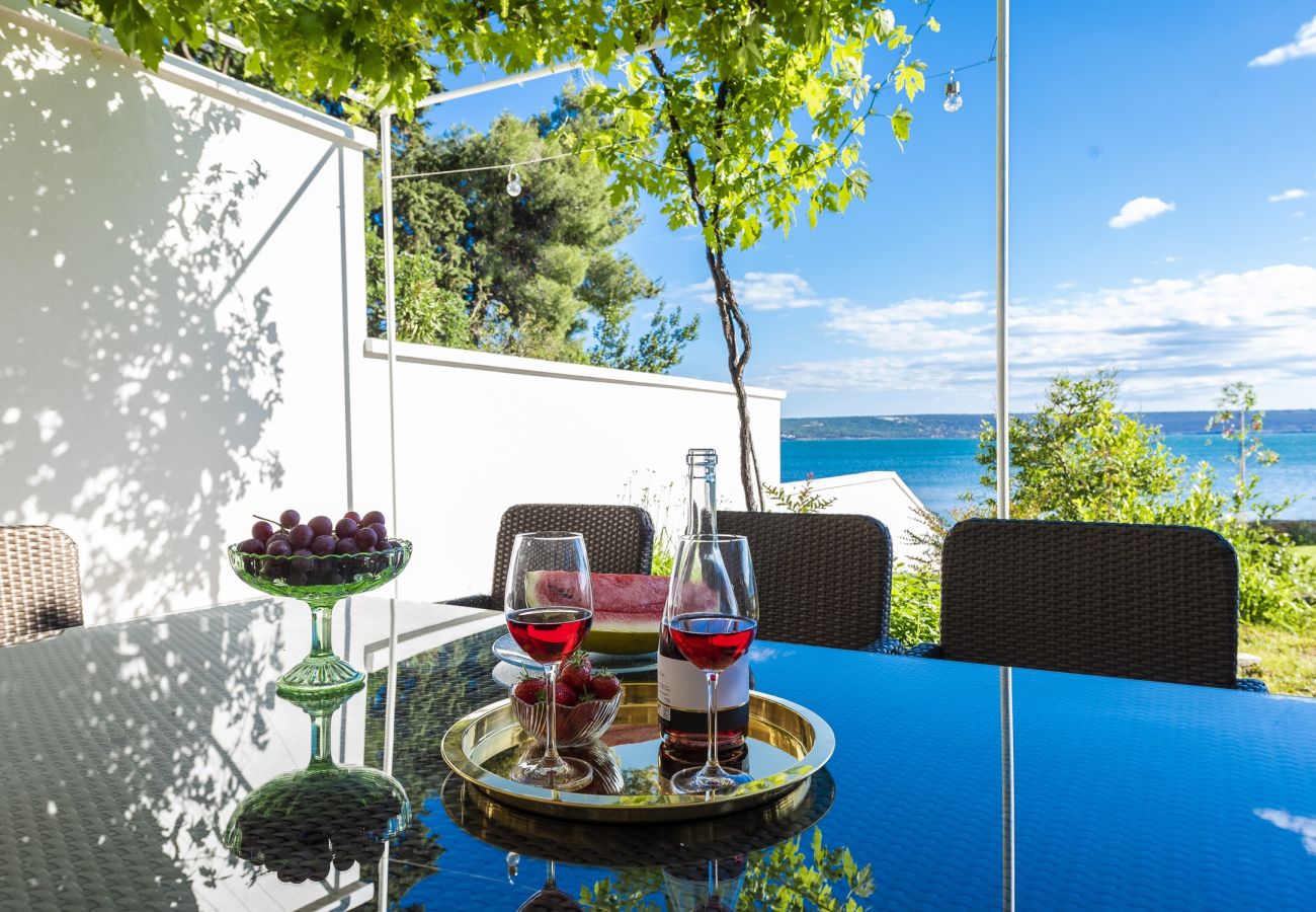 Casa a Maslenica - Beachfront villa Maslenica