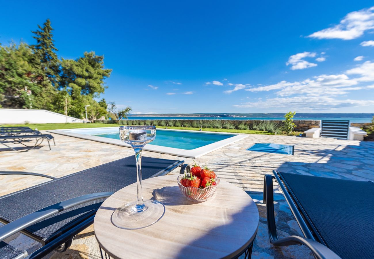 Casa a Maslenica - Beachfront villa Maslenica