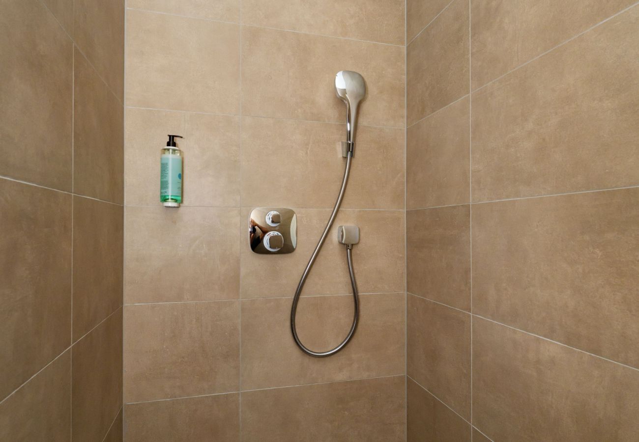 Appartamento a Starigrad - Apartment Senti with shared pool