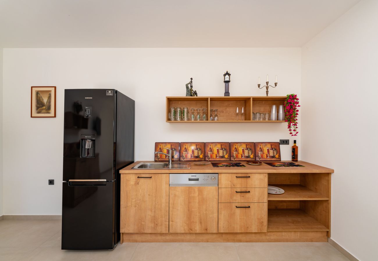 Appartamento a Starigrad - Apartment Senti with shared pool