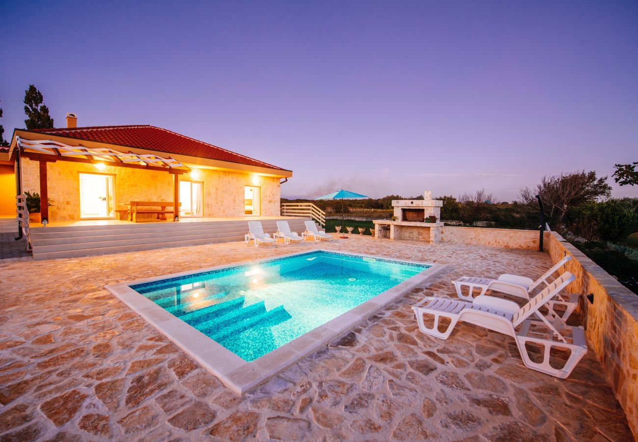 Casa a Privlaka - Holiday Home Barba Pere