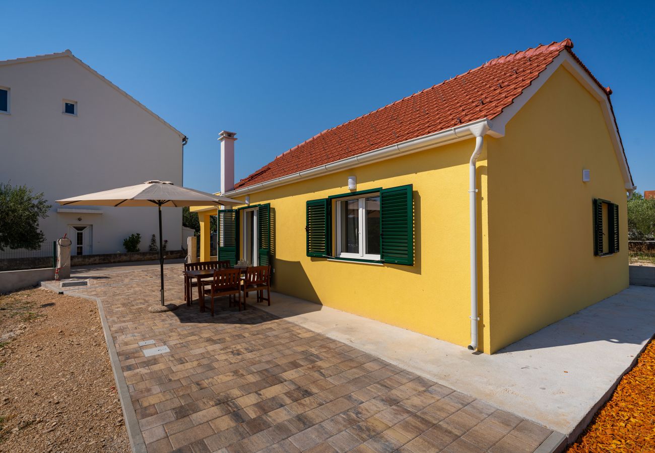 Casa a Šibenik-Ražine - Holiday Home Matija