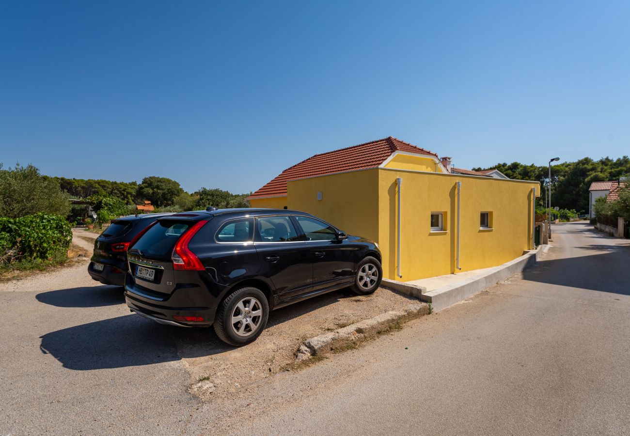 Casa a Šibenik-Ražine - Holiday Home Matija