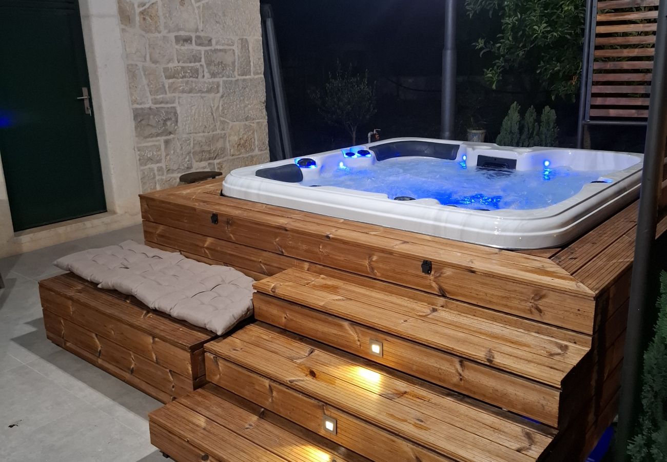 Casa a Radonic - Authentic stone house Dida