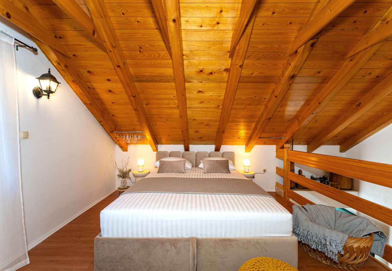 Casa a Radonic - Authentic stone house Dida