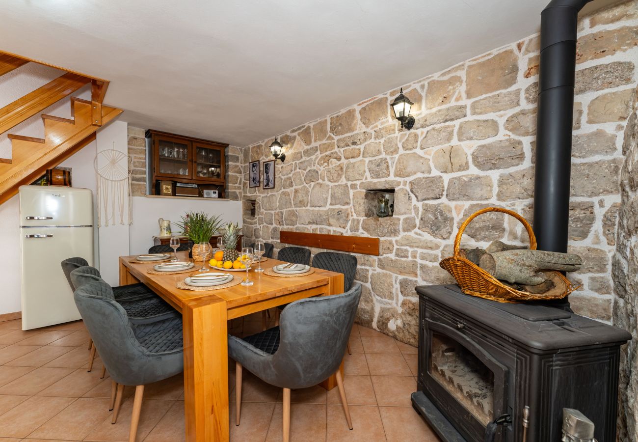Casa a Radonic - Authentic stone house Dida