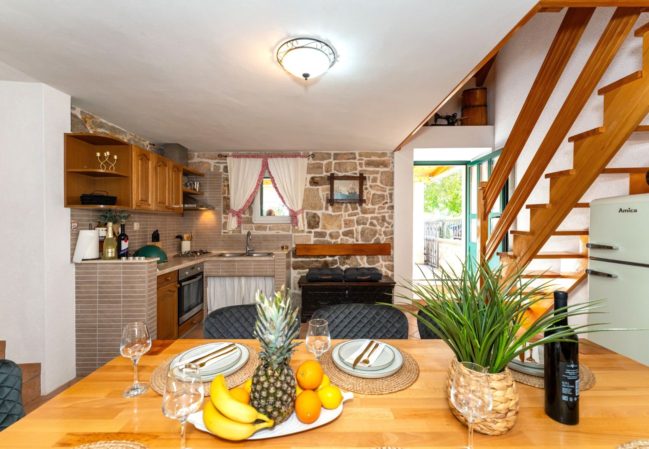 Casa a Radonic - Authentic stone house Dida