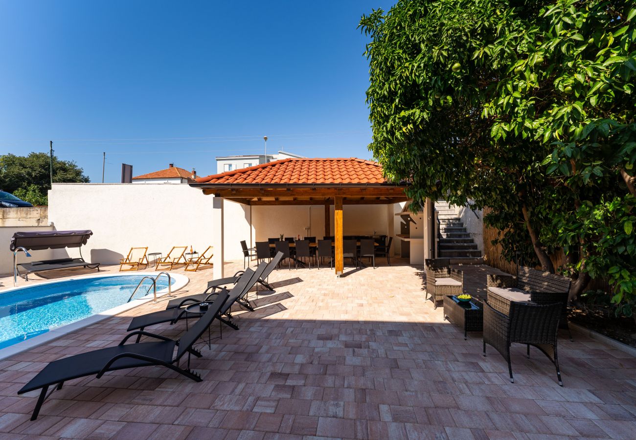 Casa a Sveti Filip i Jakov - Villa Familia