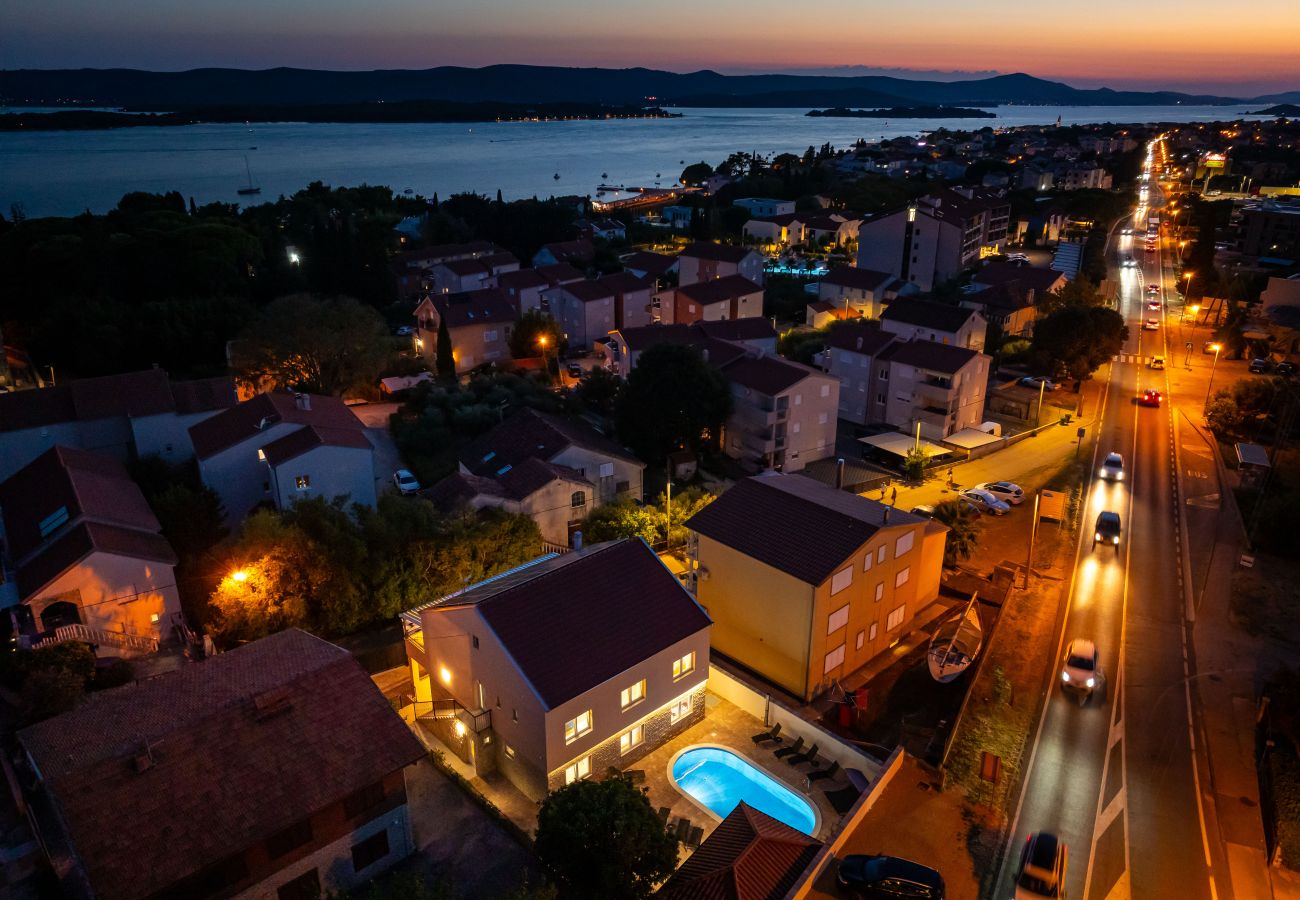 Casa a Sveti Filip i Jakov - Seaside Villa Familia