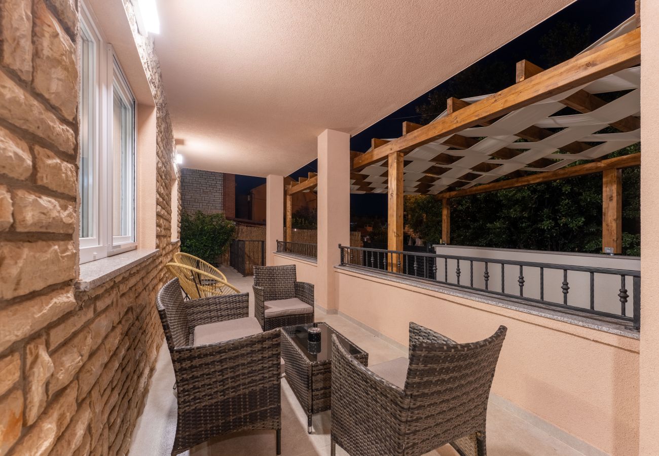 Casa a Sveti Filip i Jakov - Seaside Villa Familia