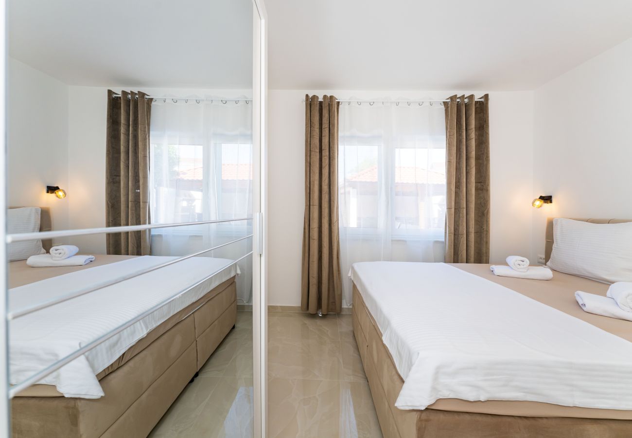 Casa a Sveti Filip i Jakov - Seaside Villa Familia