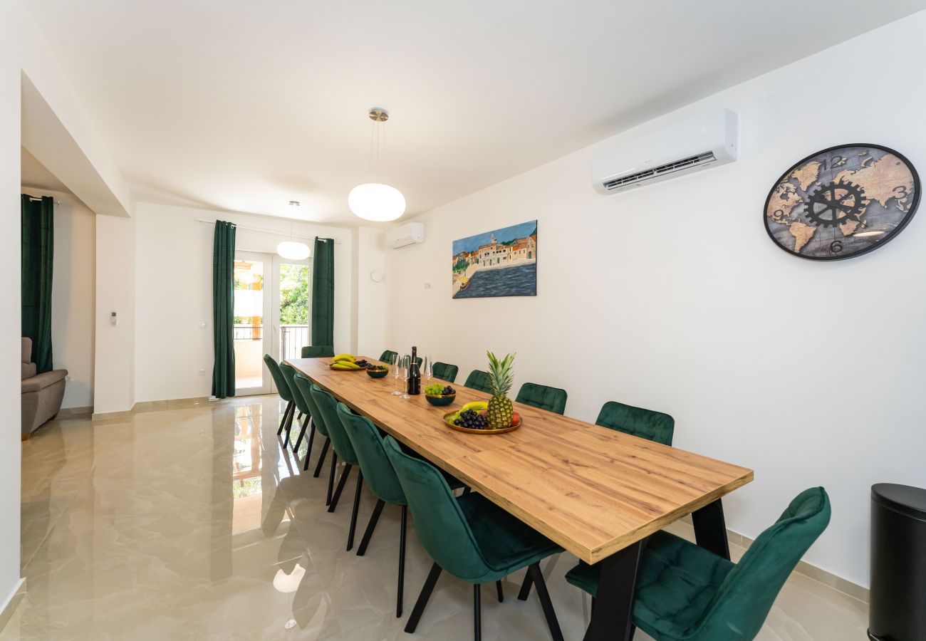 Casa a Sveti Filip i Jakov - Seaside Villa Familia