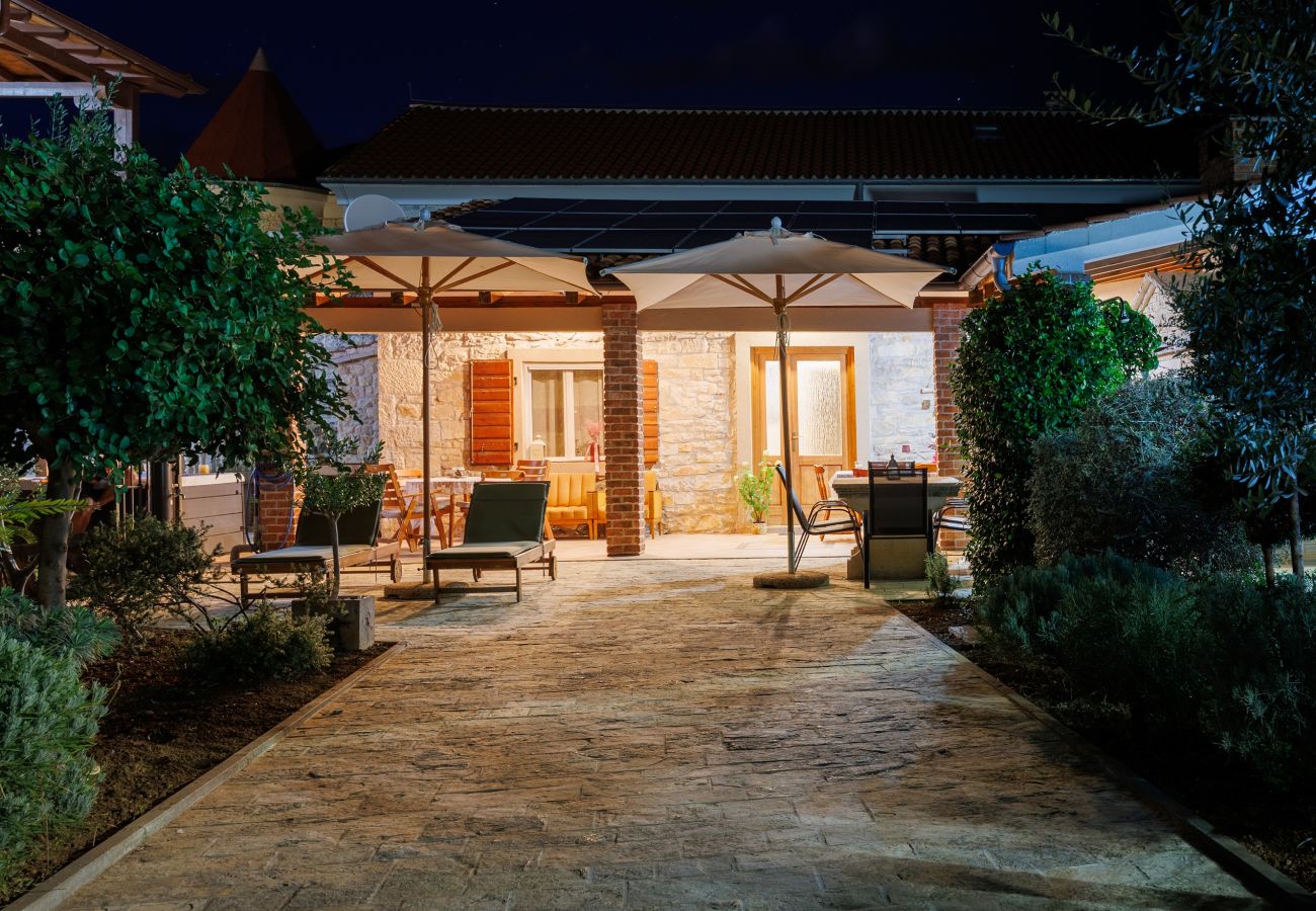 Casa a Smilcic - Authentic Villa Granar