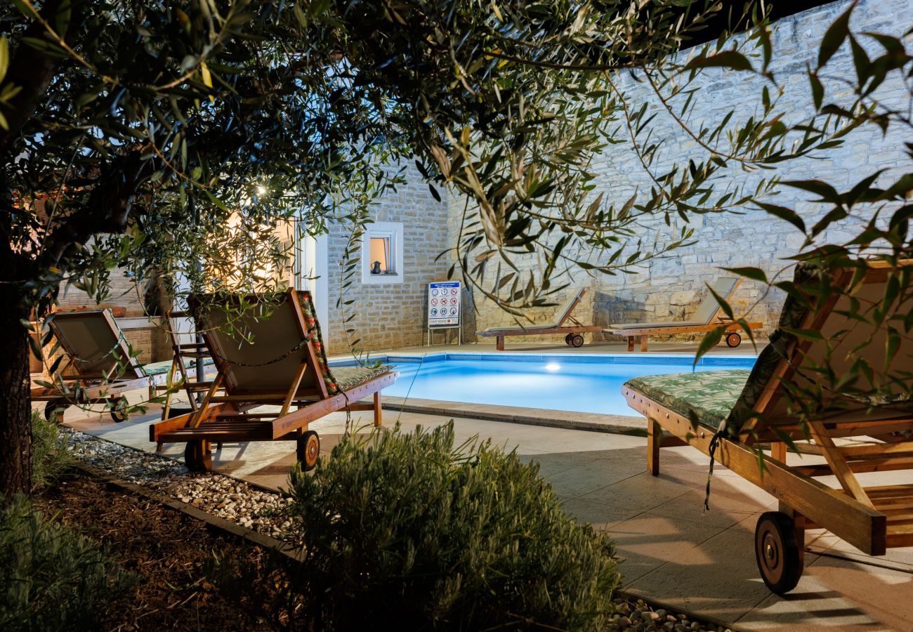 Casa a Smilcic - Authentic Villa Granar