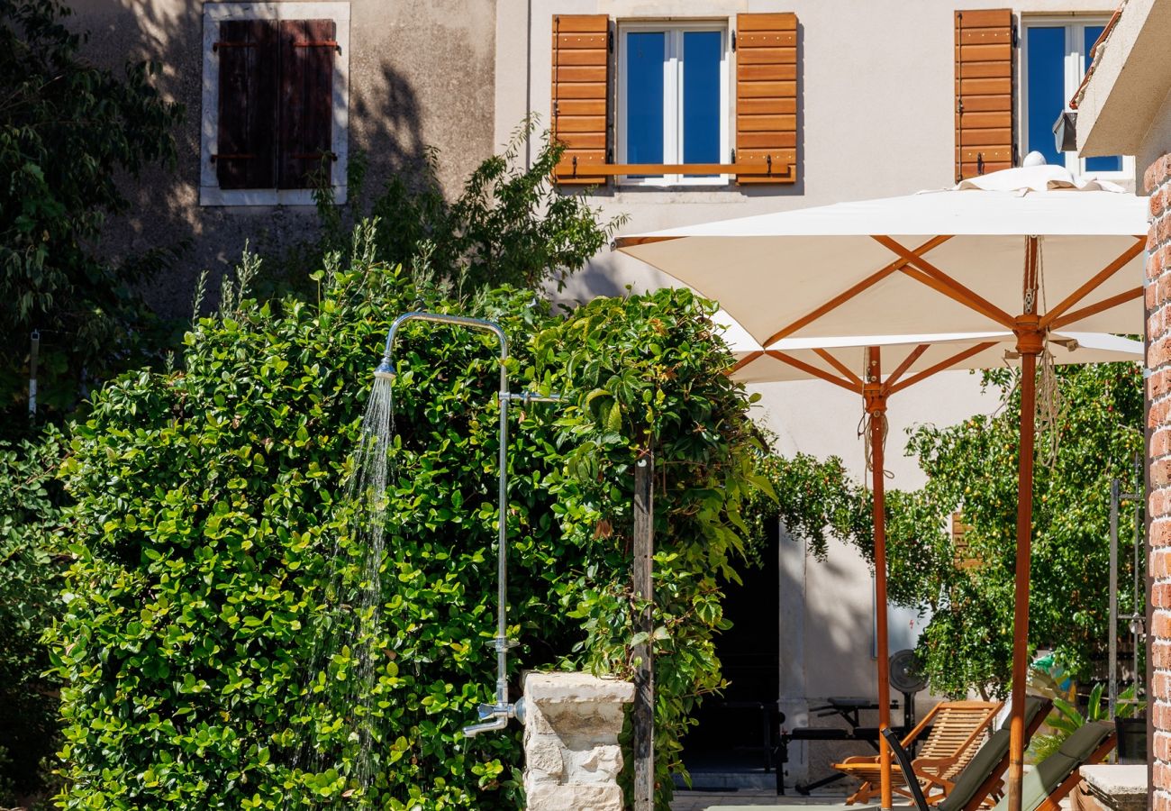 Casa a Smilcic - Authentic Villa Granar