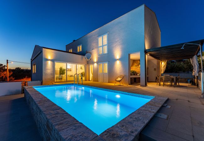 Dom w Maslenica - Sea view Villa Anpero