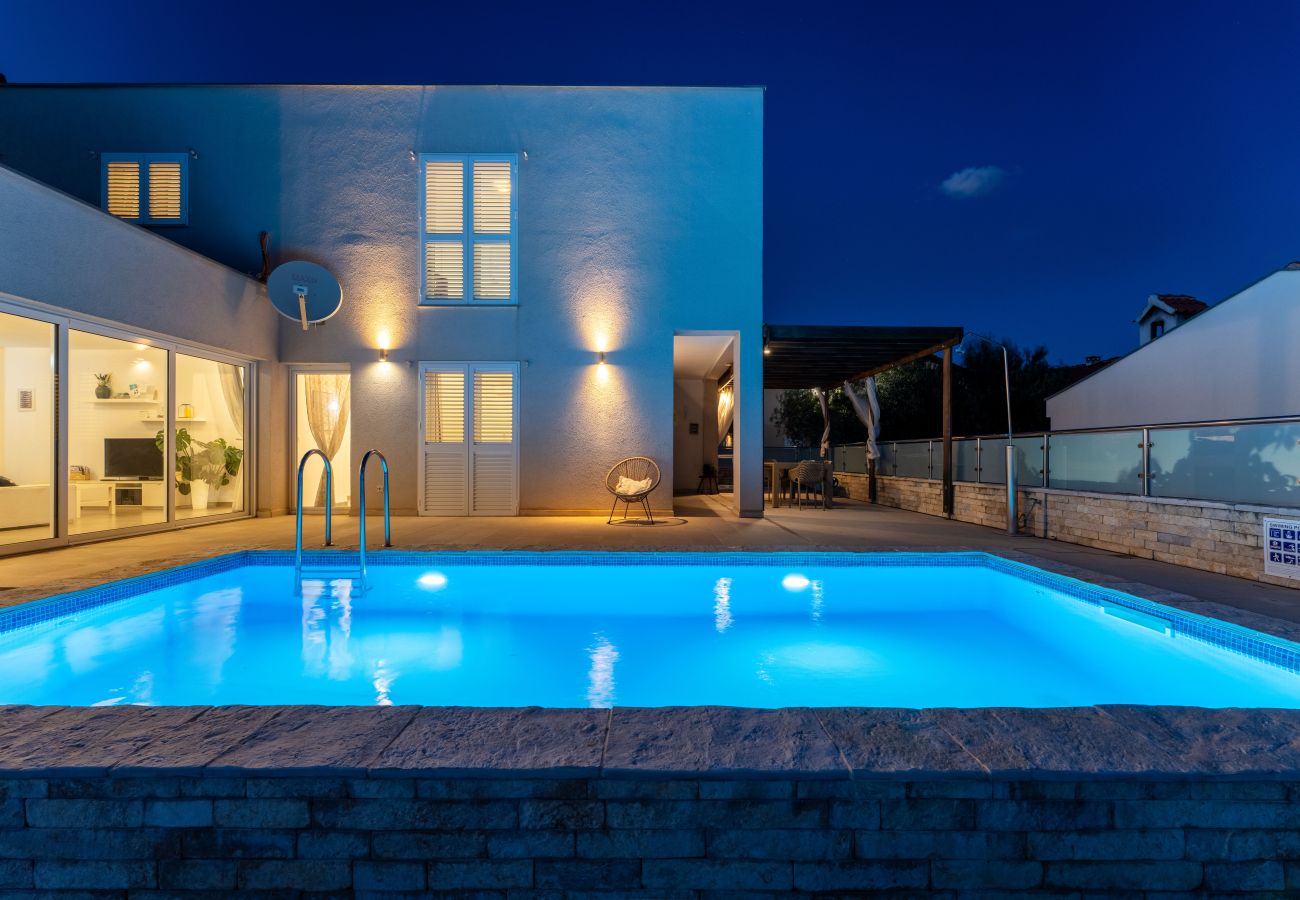 Dom w Maslenica - Sea view Villa Anpero