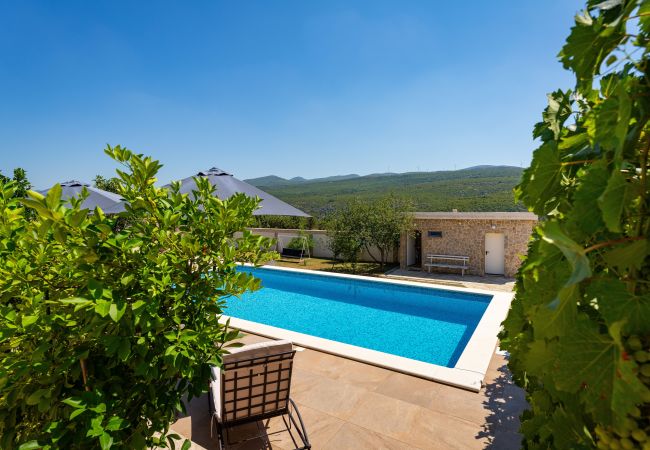 Dom w Zaton Obrovacki - Villa Sucic with private pool Dom w Zaton Obrovacki - Villa Sucic with private pool