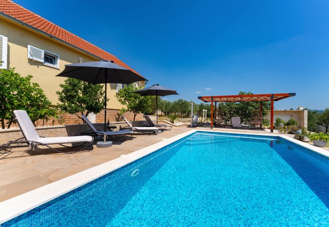 Dom w Zaton Obrovacki - Villa Sucic with private pool Dom w Zaton Obrovacki - Villa Sucic with private pool