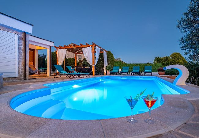 Dom w Zadar - Sea view Villa Elia Dom w Zadar - Sea view Villa Elia