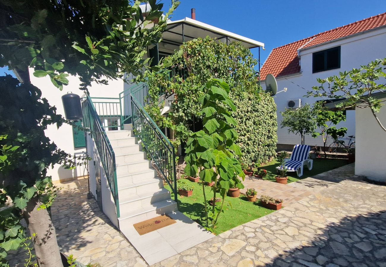 Dom w Šibenik - Beach house Franka